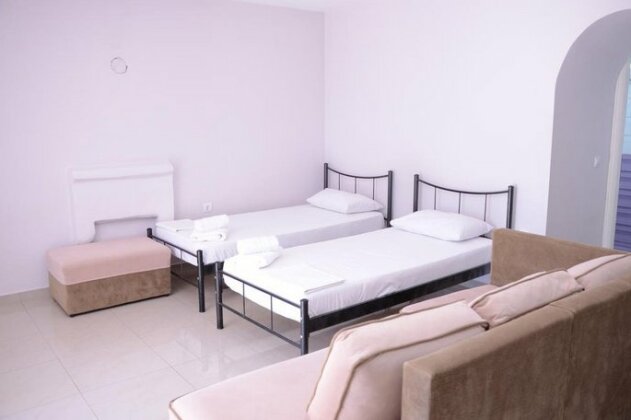 Alex Bed and Breakfast - Photo3