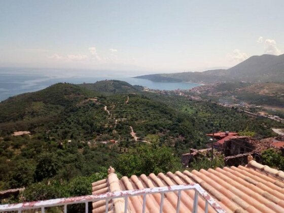 Castle of Himara - Photo2