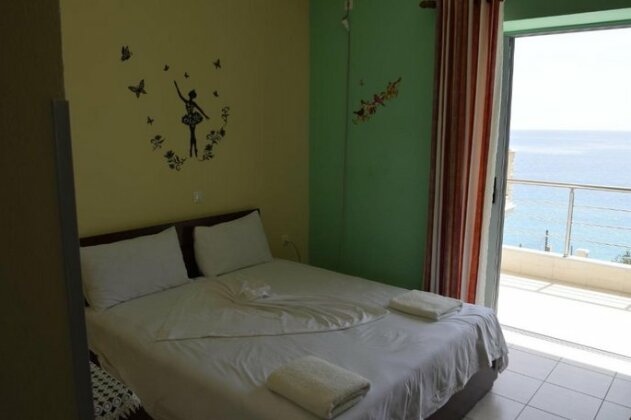 Dinos Apartaments - Photo3