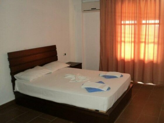 Hotel Llazari - Photo4