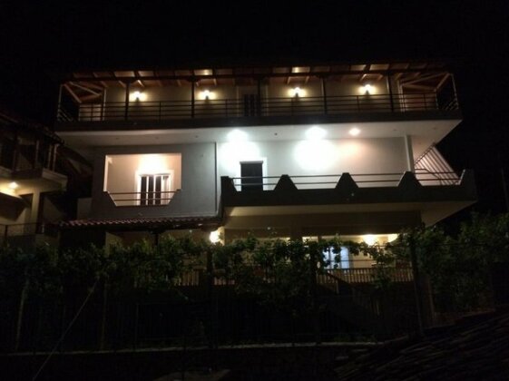 Margarita Guesthouse - Photo2