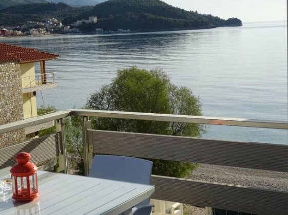 Menikos Apartments - Photo2