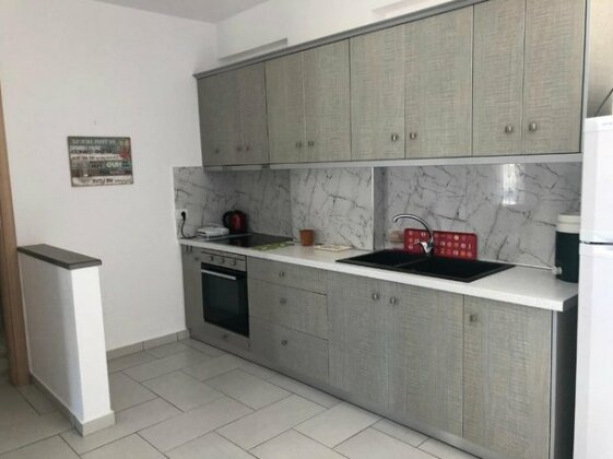 Menikos Apartments - Photo4