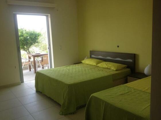 Riviera Rooms - Photo2
