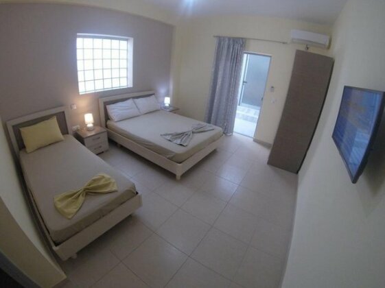 Riviera Rooms - Photo4