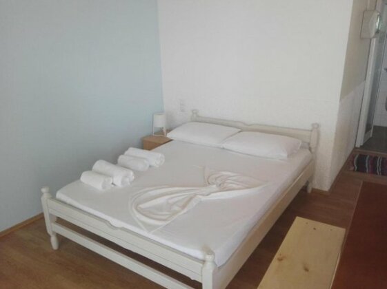 Tonea's Houses - Photo2