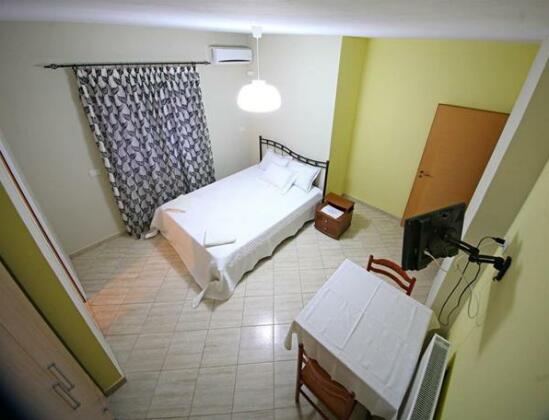 Vironas Rooms - Photo2