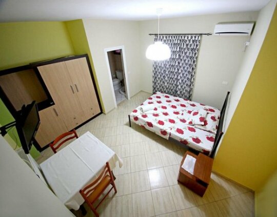 Vironas Rooms - Photo4