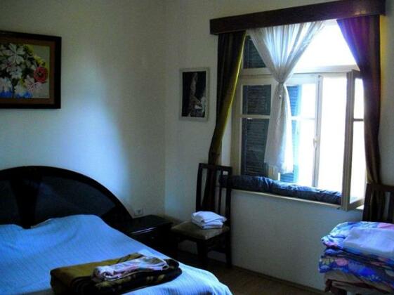 At Home 2 - Photo5