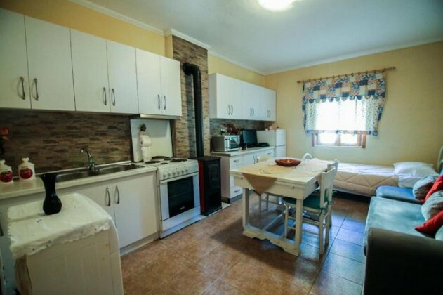 Bujtina Leon's Apartments - Photo2