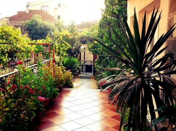 Diana Guesthouse - Photo5