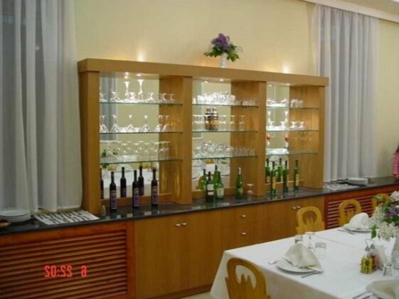 Hotel Kristal Korce - Photo2