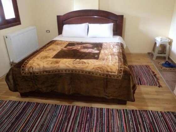Pashuta Guesthouse - Photo4