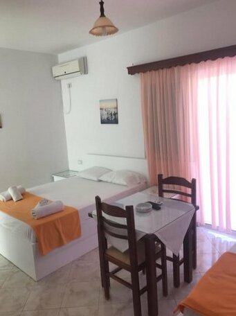 Hotel Vila Kafe - Photo2