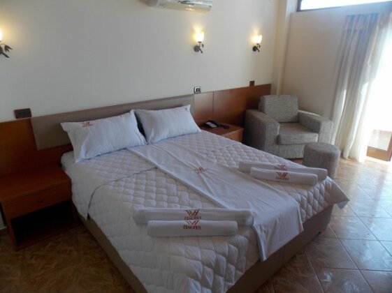 Paradise Lukova Hotel - Photo3