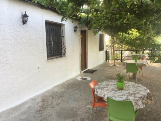 Piqeras Relax Guest house - Photo2