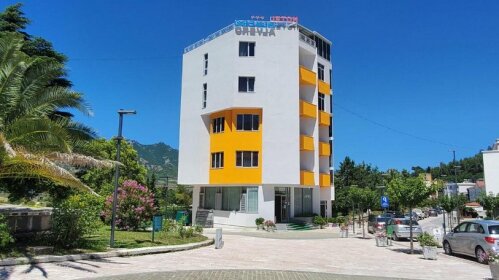Alvero Hotel