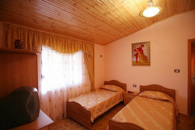 Gold Guest House & Bar - Photo4