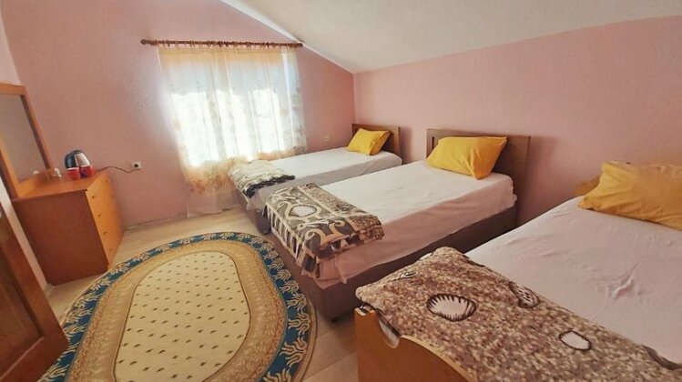 Guest House Pogradeci - Photo2