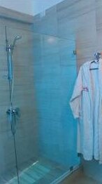 ALER Holiday Inn - Photo5