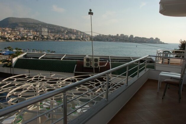 Hotel Strora - Photo2