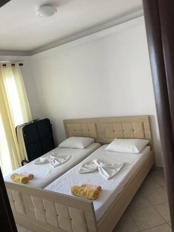Lidis Apartaments - Photo2