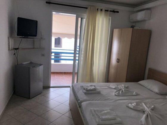 Lidis Apartaments - Photo4