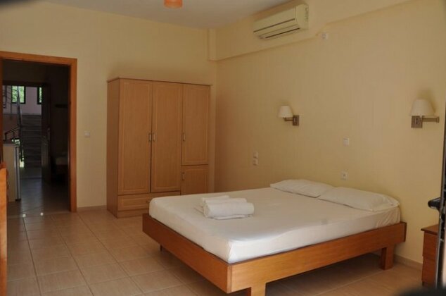 Nikos Hotel and Apartments - Photo5
