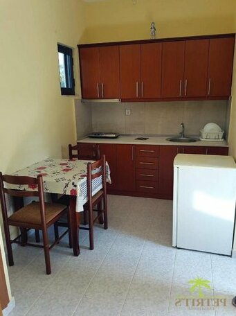 Petrit Guesthouse - Photo3