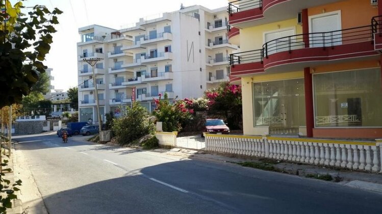 Photo 3