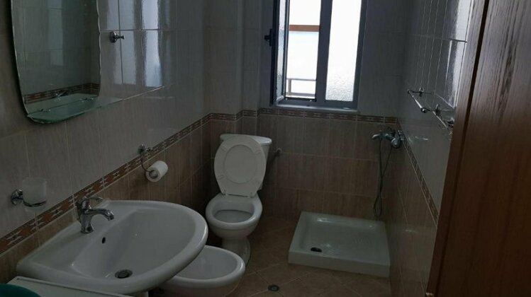 Taulant - Photo3