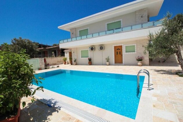 Villa Aleandro