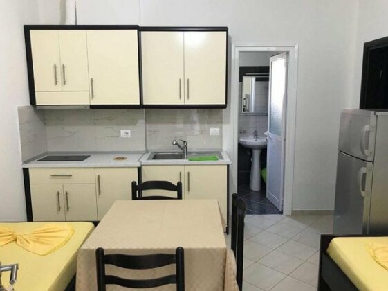 Xhonis Apartments - Photo2