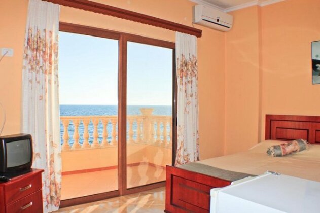 Zino's Rooms - Photo2