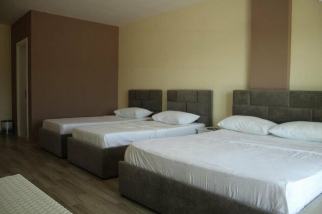 Hotel Eduard Shengjin - Photo5