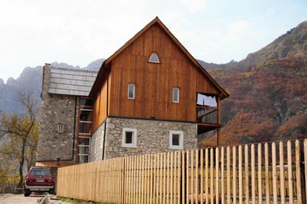 Bujtina Polia - Photo2