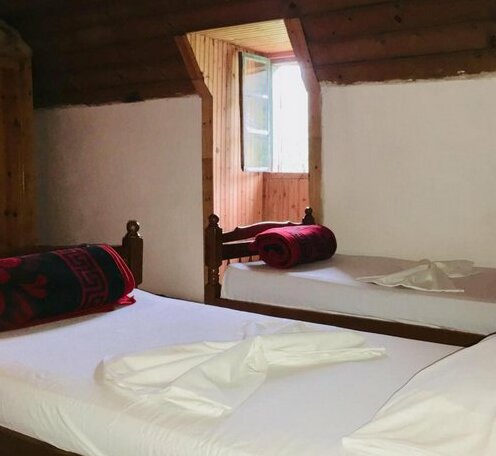 Guesthouse Dritan Tethorja - Photo4