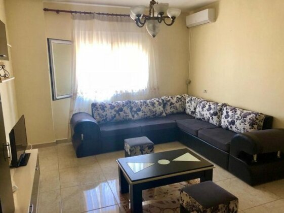 Flo's Spacious Home - Photo5