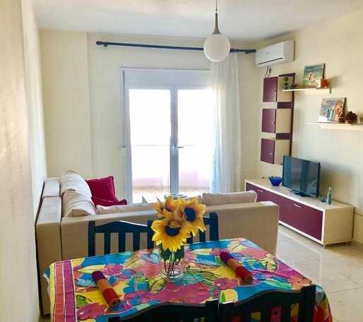 Flo's Sunny Home - Photo4