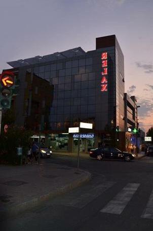 Photo 4