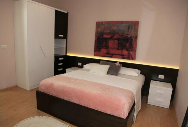  Photo 4