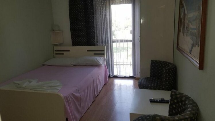 Tirana Apartament - Photo5