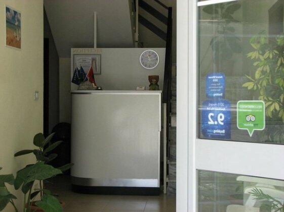 Aparthotel Vila Tufi - Photo2