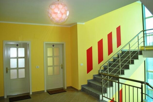 Brian Hotel - Photo2