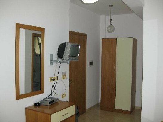 Alphine Hotel - Photo5