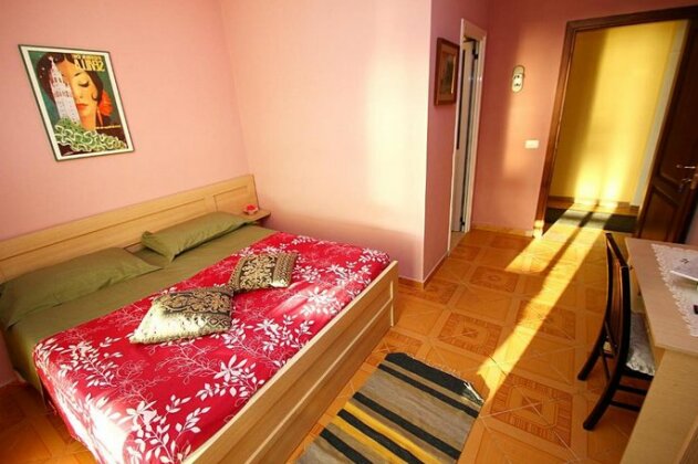 Casa Vacanze Nail Vlore - Photo2