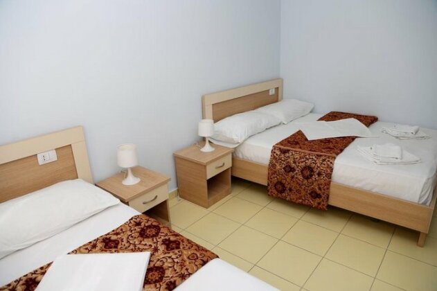 Fly Hotel - Photo2