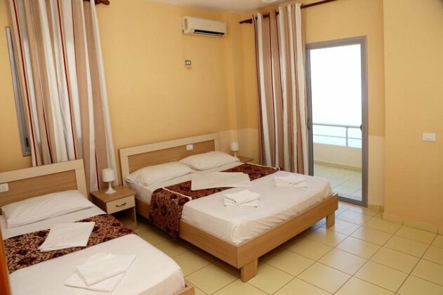 Fly Hotel - Photo5