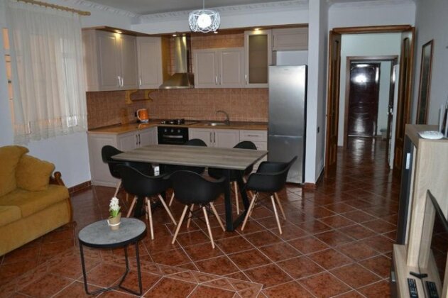 Kela's Central 5 bd Apartment - Photo5