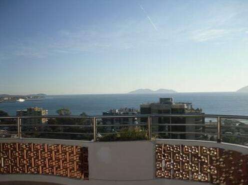 Lux Apartments - Photo4